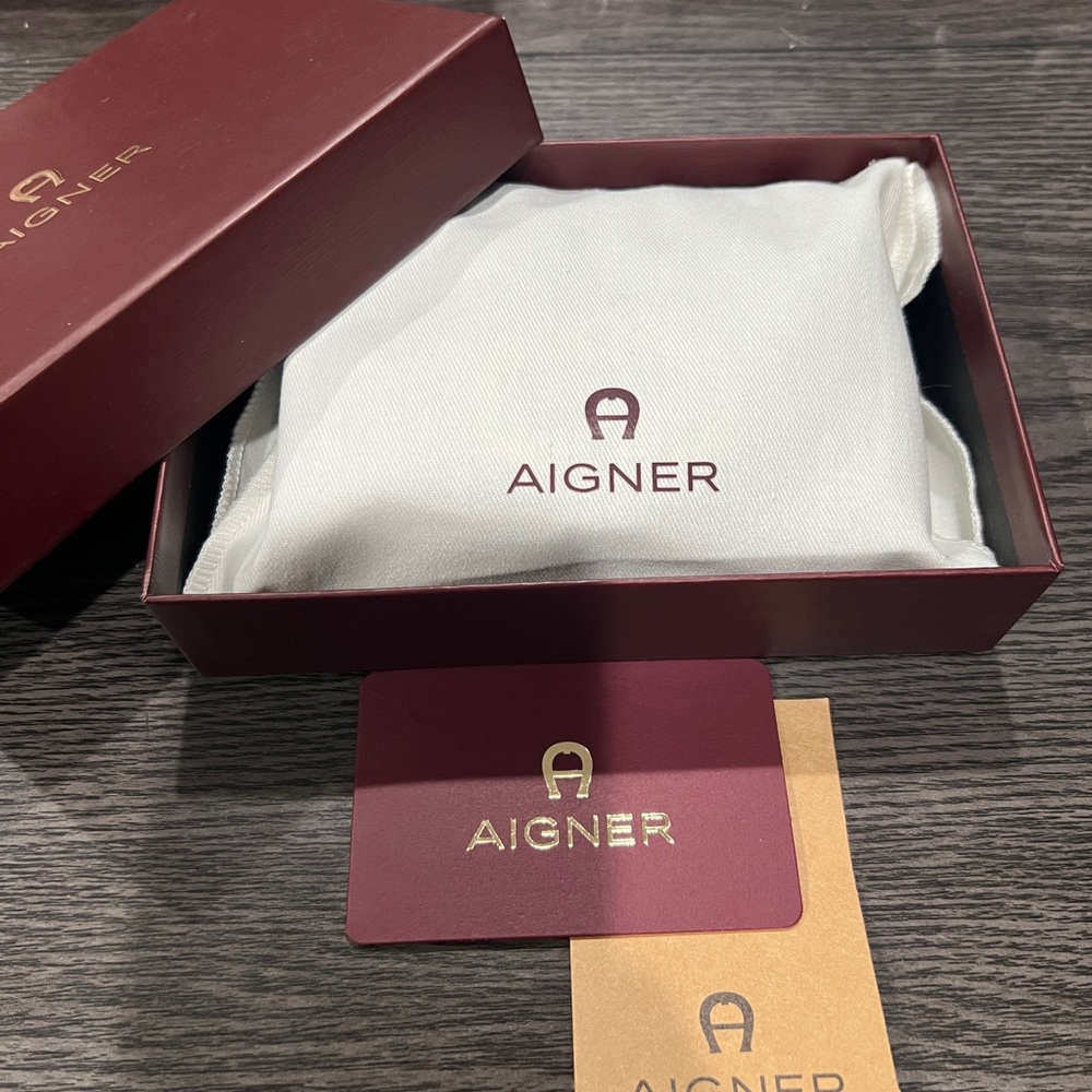 Aigner Burgundy and White Box Set